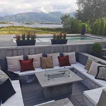 Вилла Exclusive Seafront Олесунн