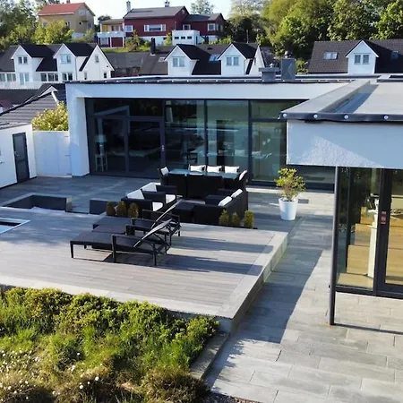 Exclusive Seafront Олесунн