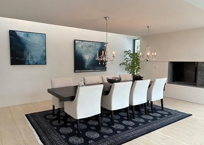 Exclusive Seafront Villa