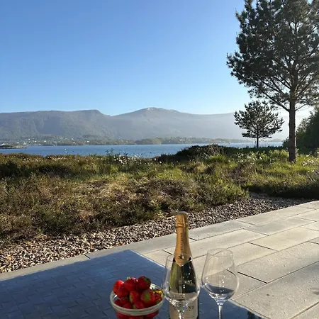 Exclusive Seafront וילה